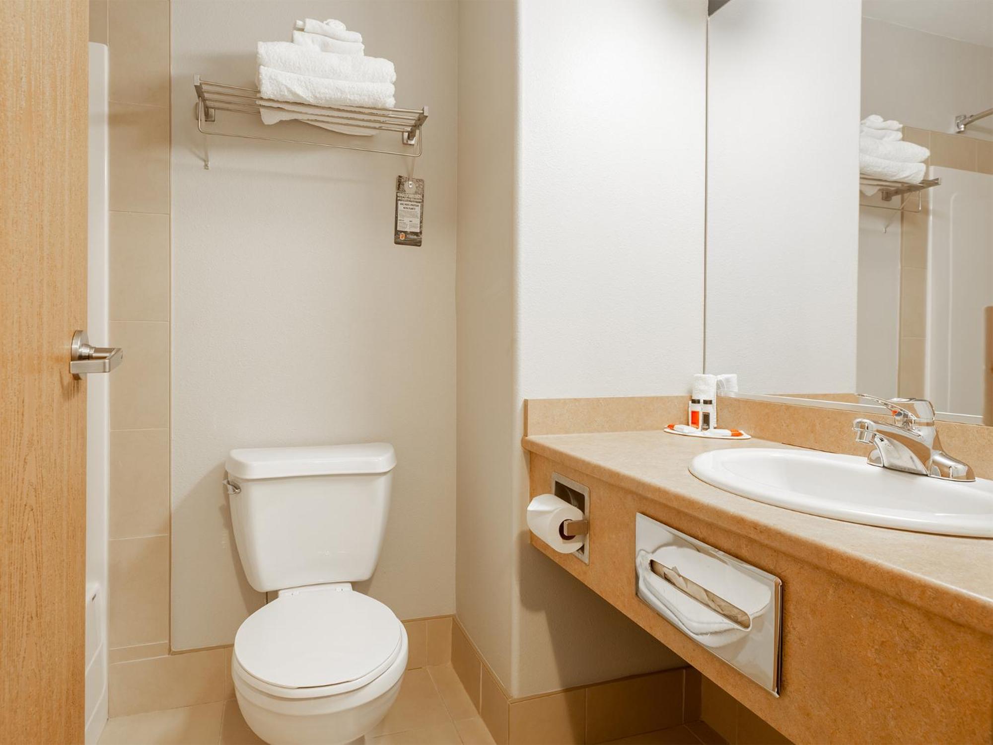 Super 8 By Wyndham St-Jerome Hotel Сен-Жером Екстериор снимка