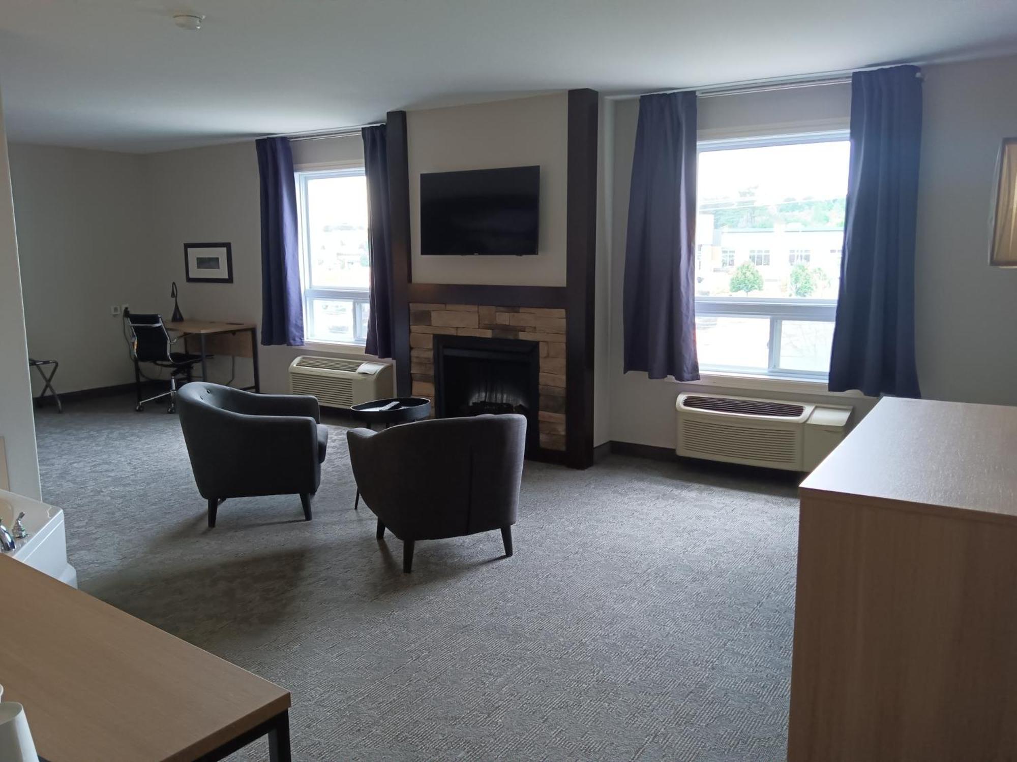 Super 8 By Wyndham St-Jerome Hotel Сен-Жером Екстериор снимка