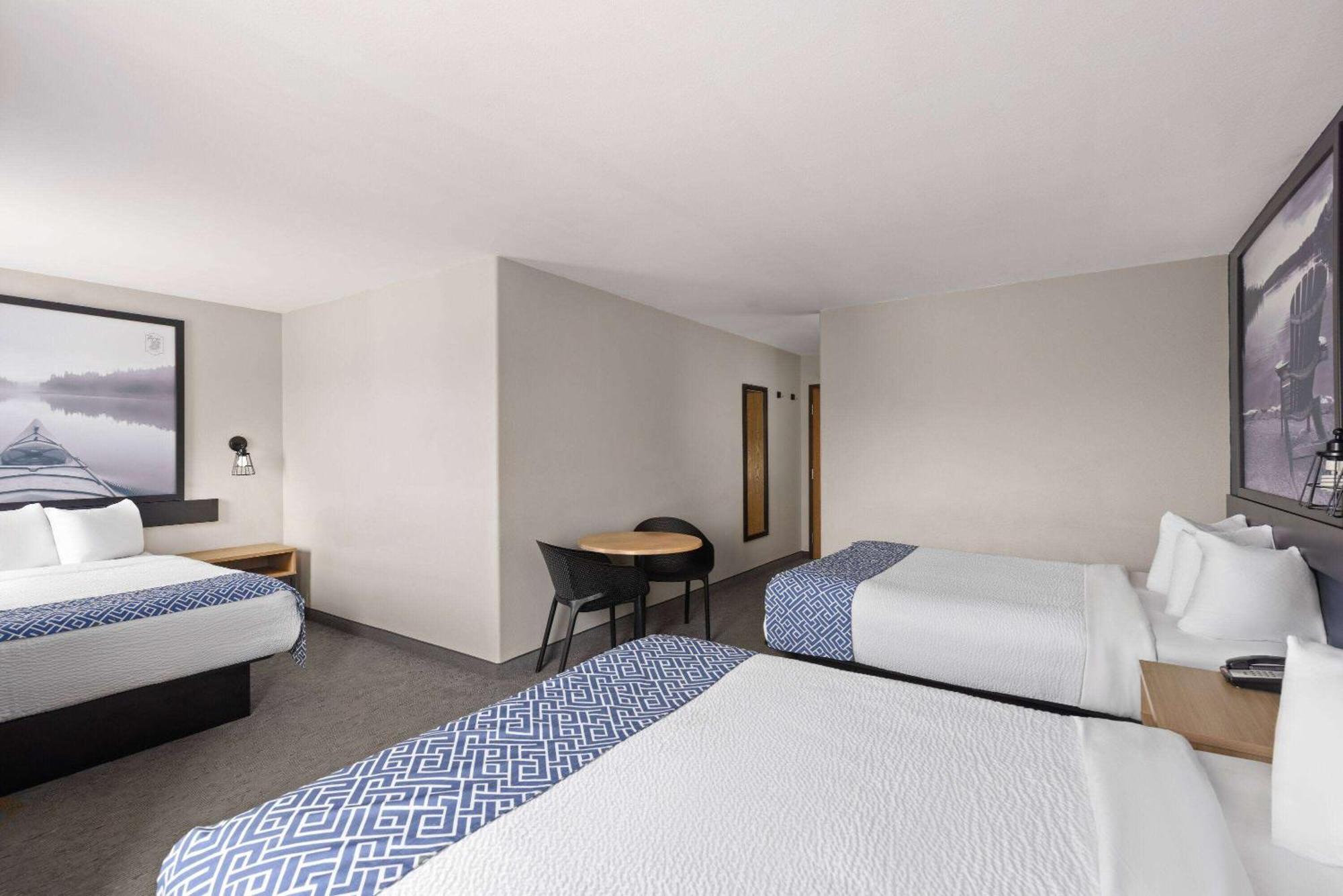 Super 8 By Wyndham St-Jerome Hotel Сен-Жером Екстериор снимка