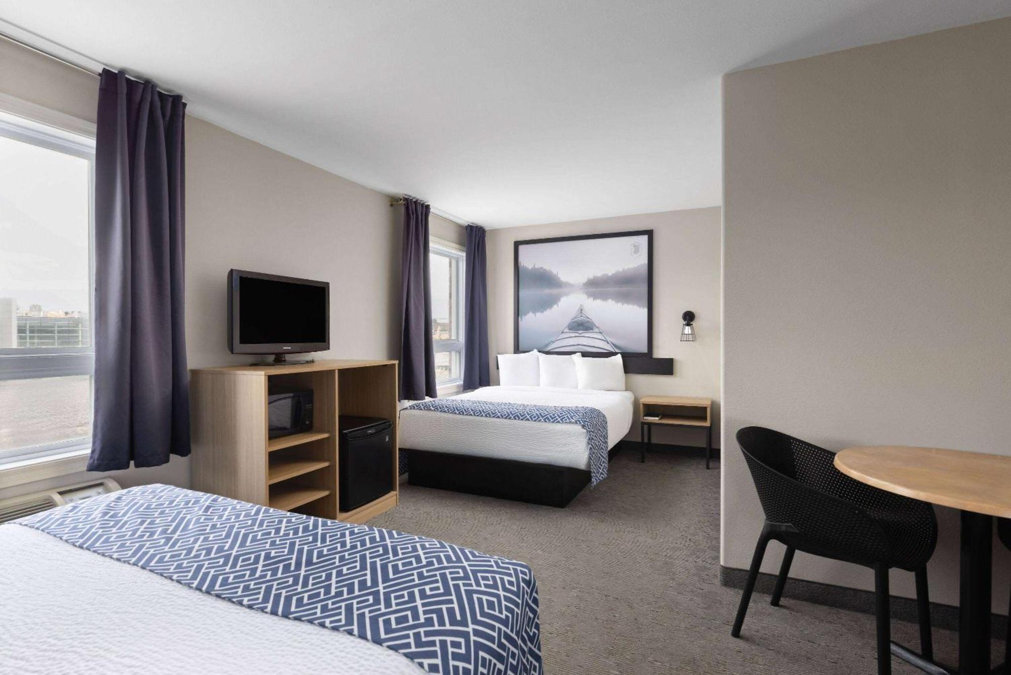 Super 8 By Wyndham St-Jerome Hotel Сен-Жером Екстериор снимка