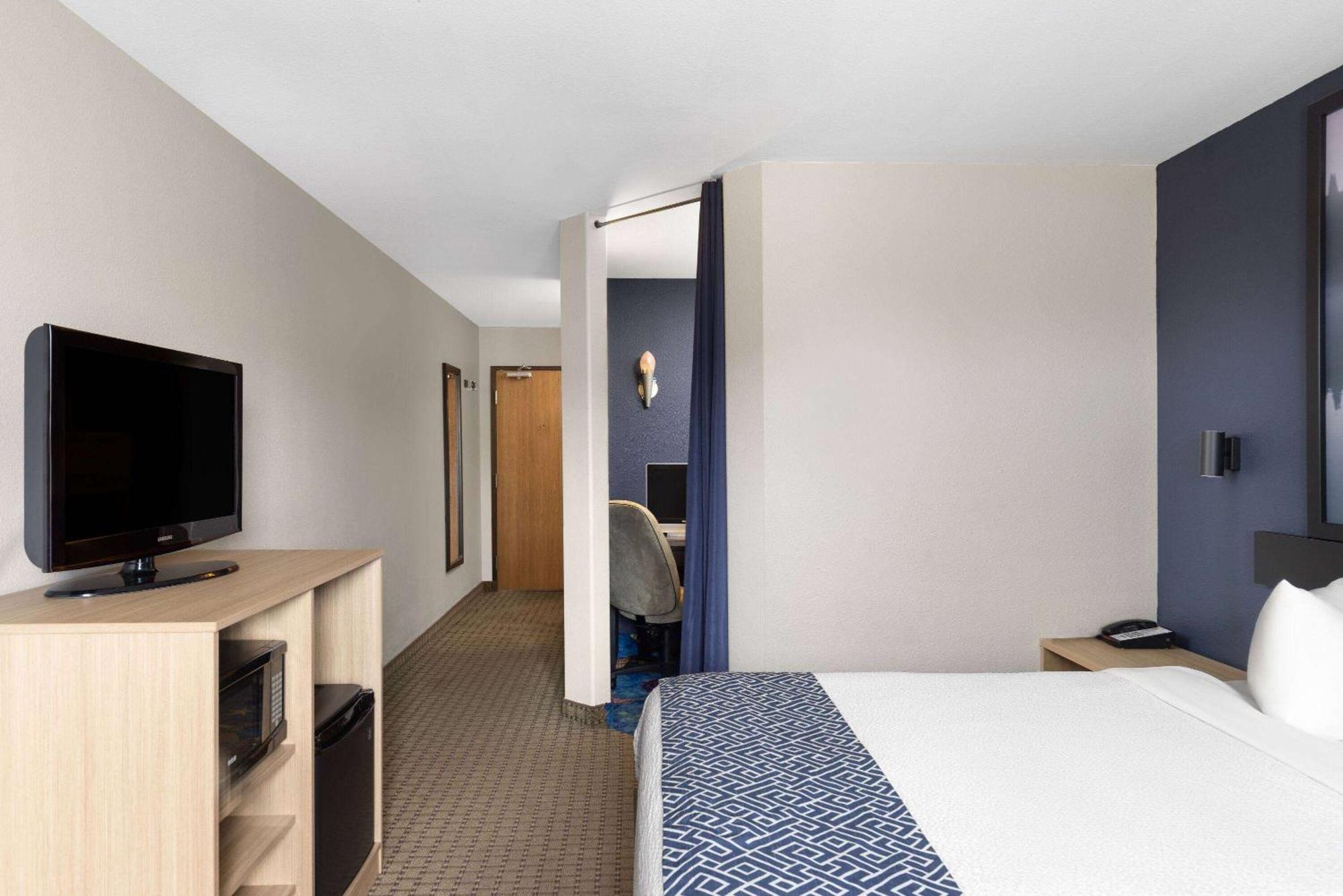 Super 8 By Wyndham St-Jerome Hotel Сен-Жером Екстериор снимка