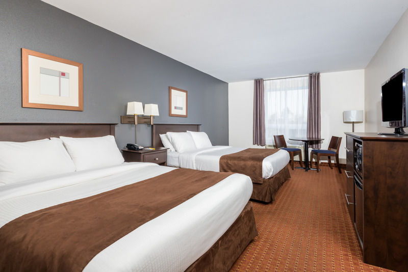 Super 8 By Wyndham St-Jerome Hotel Сен-Жером Екстериор снимка